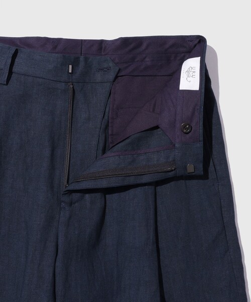 ADAM ET ROPE'(アダムエロペ)の「【URU/ウル】1 TUCK PANTS(その他パンツ・メンズ・ライトグレー/ネイビー・1/2)」の7枚目の写真