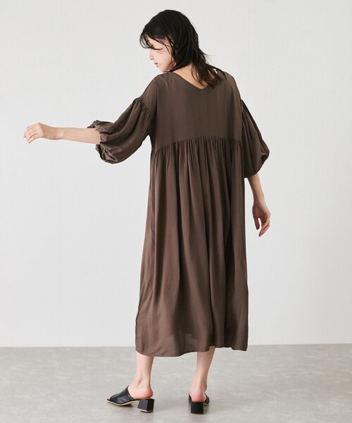 Jayro（ジャイロ）の「バルーンスリーブワンピース（ワンピース・レディース・ブラック/ブラウン系・F）」の10枚目の写真