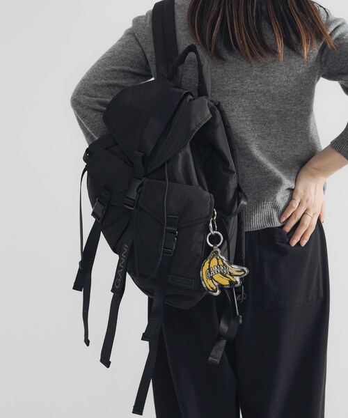 URBAN RESEARCH（アーバンリサーチ）の「GANNI　Banana Keyring Velvet（チャーム・レディース・Black・-）」の4枚目の写真