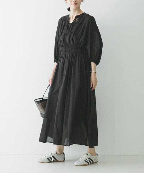 URBAN RESEARCH(アーバンリサーチ)の「コットンボイルシャーリングワンピース(ワンピース・レディース・BLACK/BROWN・Free)」の3枚目の写真