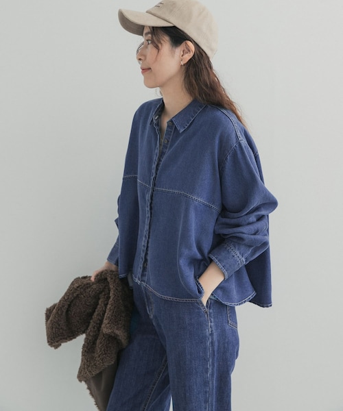 URBAN RESEARCH DOORS（アーバンリサーチドアーズ）の「デニム切替ショート丈シャツ 26AW（シャツ/ブラウス・レディース・INDIGO/ONE WASH・Free）」の2枚目の写真