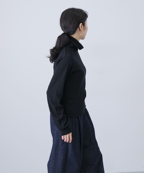 かぐれ(カグレ)の「HAVERSACK ウールフライスタートルネックシャツ(ニット/セーター・レディース・White/Black・1)」の8枚目の写真