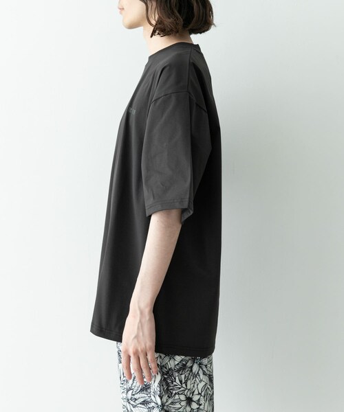 URBAN RESEARCH Sonny Label（アーバンリサーチサニーレーベル）の「REEF　1POINT LOGO RASH SHORT-SLEEVE T-SHIRTS（Tシャツ/カットソー・メンズ・WHT/BLK・M/L）」の9枚目の写真