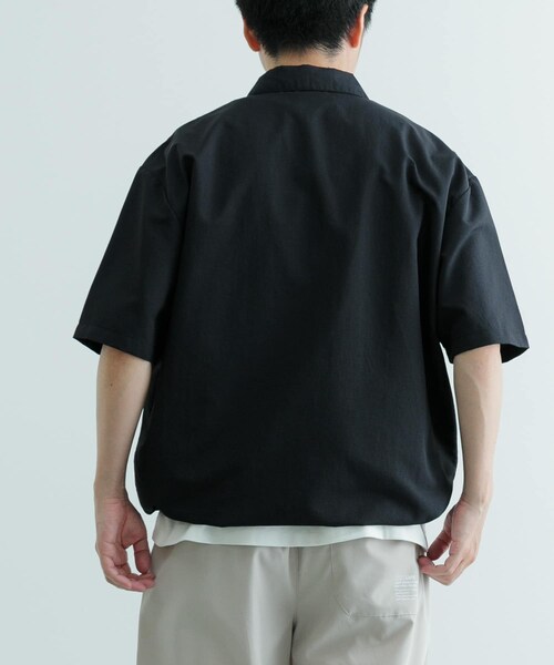 ITEMS URBANRESEARCH（アイテムズ アーバンリサーチ）の「『UVカット』クールタッチナイロン ハーフジップ プルオーバーシャツ（シャツ/ブラウス・メンズ・BLK/OFF/KHK・M/L）」の18枚目の写真