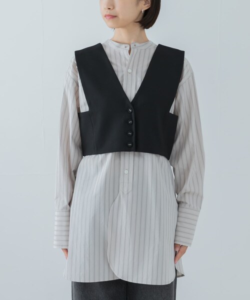 URBAN RESEARCH（アーバンリサーチ）の「Vネックショート丈ベスト（ベスト・レディース・BROWN/BLACK・FREE）」の11枚目の写真