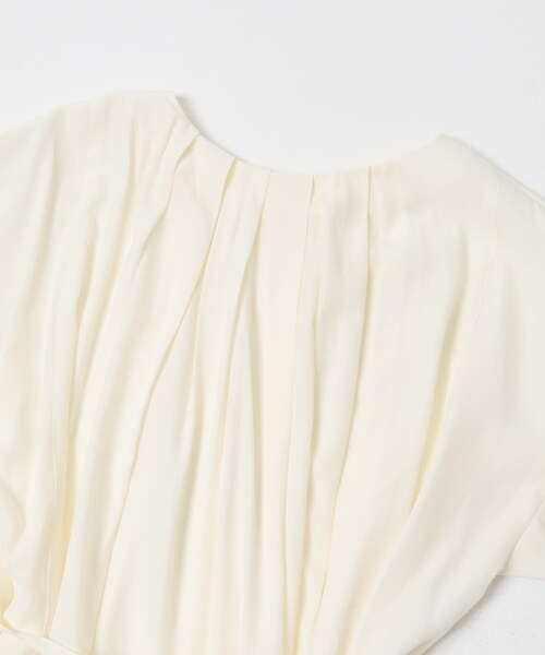 URBAN RESEARCH ROSSO（アーバンリサーチロッソ）の「『一部WEB限定カラー』タックデザインブラウス（シャツ/ブラウス・レディース・OFF/BROWN/KIWI/NAVY・Free）」の7枚目の写真