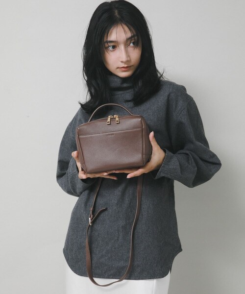 RODE SKO（ロデスコ）の「レザーフロントジップショルダーバッグ（ショルダーバッグ・レディース・BLACK/CHOCO・-）」の21枚目の写真