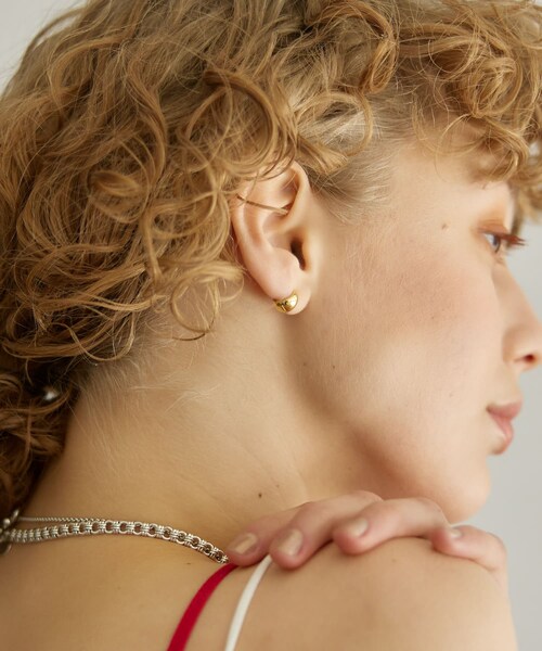 URBAN RESEARCH（アーバンリサーチ）の「decor『デコール』　Plump Drop Pierce M GD（ピアス（両耳用）・レディース・GOLD・-）」の4枚目の写真