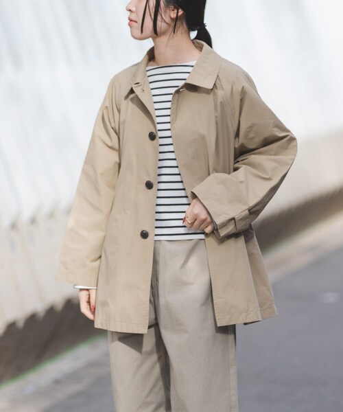 URBAN RESEARCH DOORS(アーバンリサーチドアーズ)の「FORK&SPOON ステンカラーテントコート(ステンカラーコート・レディース・BEIGE/NAVY・1)」の6枚目の写真