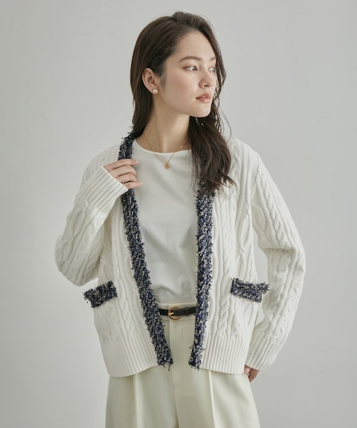 ROPE'（ロペ）の「【一部店舗限定】【LINTON TWEED】カシミヤブレンドケーブルカーディガン（カーディガン/ボレロ・レディース・オフホワイト/ネイビー系・F）」の20枚目の写真