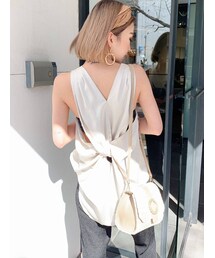 GYDA | BACK TWISTマットサテンTOPS(シャツ/ブラウス)