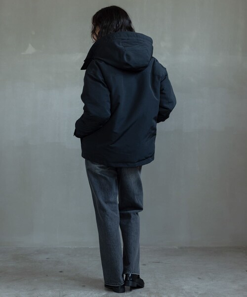 URBAN RESEARCH Sonny Label（アーバンリサーチサニーレーベル）の「フーディーダウンジャケット（その他アウター・レディース・アイボリー/ブラック/チャコール/グレージュ・FREE）」の21枚目の写真