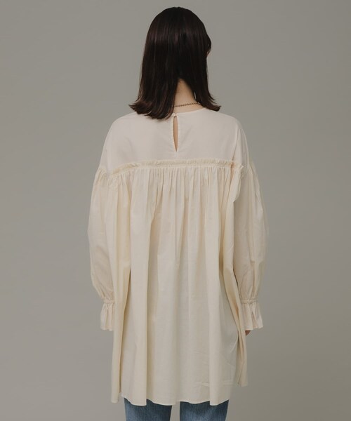 URBAN RESEARCH Sonny Label（アーバンリサーチサニーレーベル）の「コットンギャザーチュニック（チュニック・レディース・クリーム/ブラック/ブルー・FREE）」の15枚目の写真