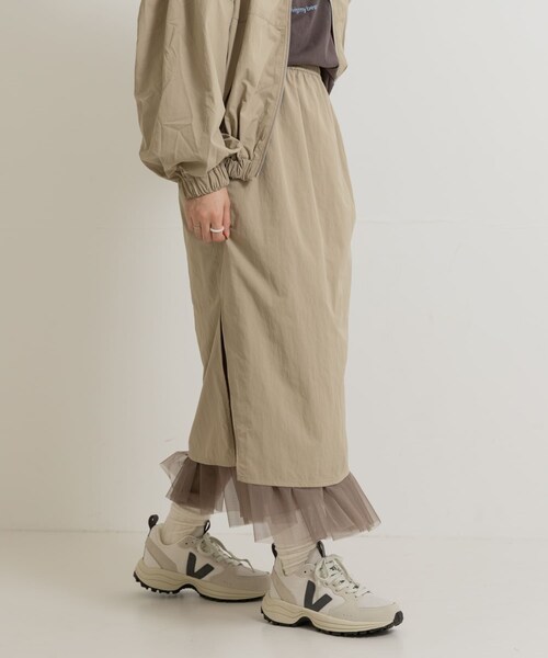 THE GOODLAND MARKET（ザグッドランドマーケット）の「『別注』MIDIUMISOLID×TGM　RE Nylon layered skirt（スカート・レディース・BEIGE/Y.GREEN/BLACK・FREE）」の10枚目の写真