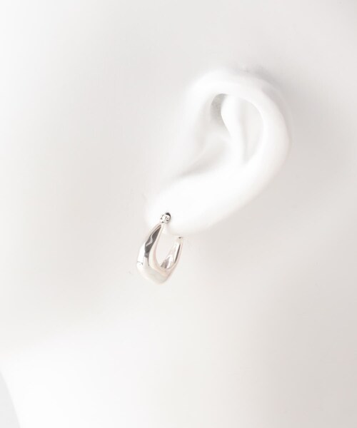 かぐれ（カグレ）の「Aperdiem　Flow Square Hoop Pierce(SV)（ピアス（両耳用）・レディース・Silver・FREE）」の4枚目の写真