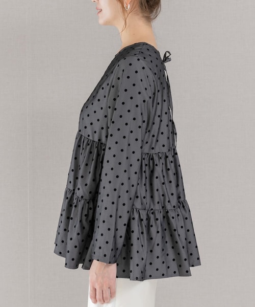 URBAN RESEARCH ROSSO（アーバンリサーチロッソ）の「TORRAZZO DONNA　Polka Dots Tiered Blouse（シャツ/ブラウス・レディース・GRAY・FREE）」の6枚目の写真