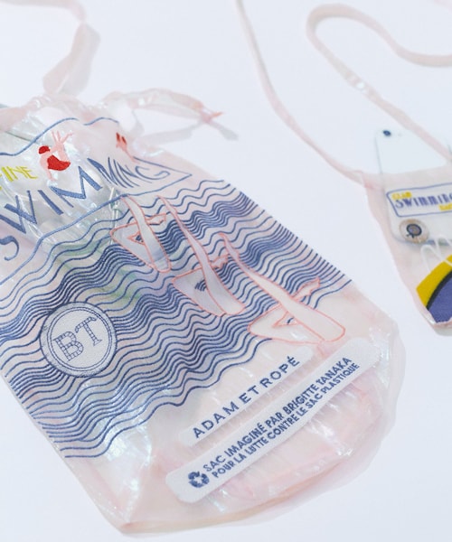 ADAM ET ROPE'(アダムエロペ)の「【公式サイト限定・一部店舗展開】【BT×ADAM ET ROPE'】SWIMMING BAG(ハンドバッグ・レディース・ブラック/ピンク・F)」の4枚目の写真
