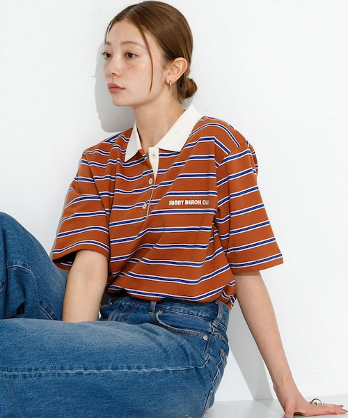 URBAN RESEARCH Sonny Label（アーバンリサーチサニーレーベル）の「メッセージボーダーポロシャツ（ポロシャツ・レディース・ブラウン/オフ/グレー・FREE）」の2枚目の写真