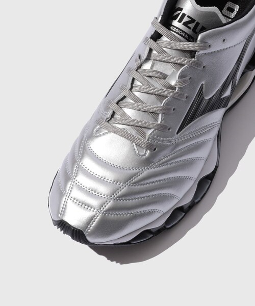 ADAM ET ROPE'（アダムエロペ）の「【MIZUNO/ミズノ】WAVE PROPHECY MORELIA NEO（スニーカー・メンズ・シルバー・26.0/26.5/27.0/27.5/28.0/28.5/29.0）」の13枚目の写真