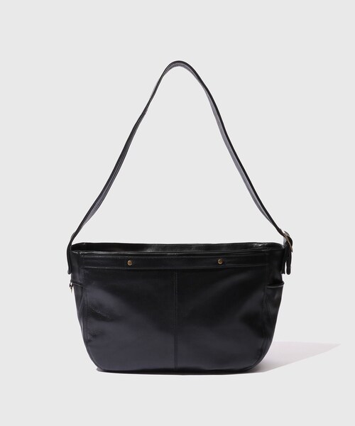 ADAM ET ROPE'（アダムエロペ）の「【CCU/シーシーユー】NEW NEWSPAPER BAG M SIZE（ショルダーバッグ・メンズ・ブラック・F）」の4枚目の写真