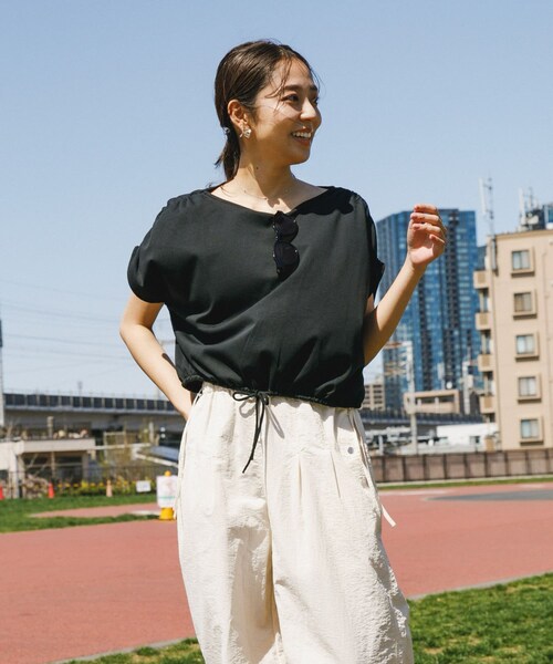 URBAN RESEARCH ROSSO（アーバンリサーチロッソ）の「『UR TECH』F by ROSSO　UVCUTバックオープンクロップドTシャツ（Tシャツ/カットソー・レディース・BLACK/OFF WHITE/YELLOW・FREE）」の14枚目の写真