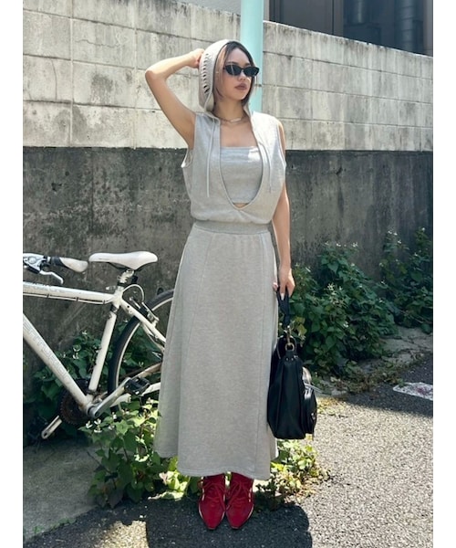 EVRIS（エヴリス）の「ビスチェセットフーディロングワンピース（ワンピース・レディース・グレー/ブラック/ブルー・F）」の3枚目の写真