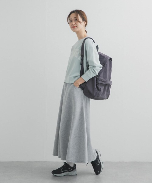URBAN RESEARCH DOORS(アーバンリサーチドアーズ)の「カレッジロゴ刺繍スウェット(スウェット・レディース・MINT/GREIGE/NAVY・Free)」の21枚目の写真