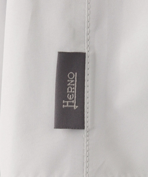 ROPE'（ロペ）の「【WEB限定/一部店舗限定】【HERNO(ヘルノ)】ゴアテックス パックライトシェル フーデットブルゾン（マウンテンパーカー・レディース・グレー/ネイビー・M/S）」の15枚目の写真
