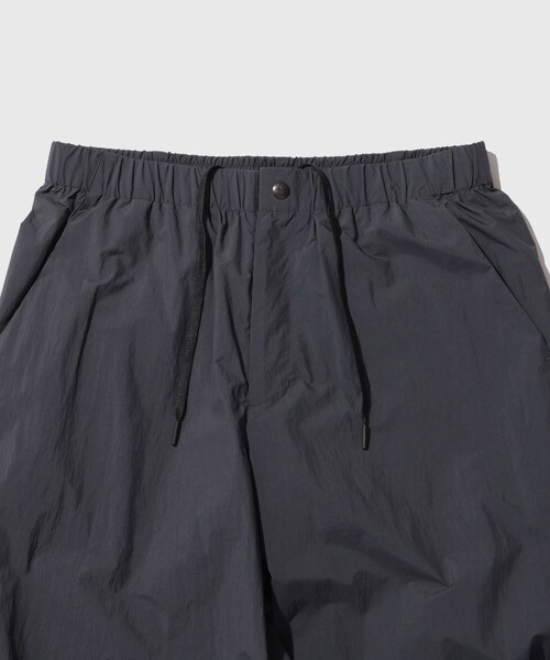 ADAM ET ROPE'(アダムエロペ)の「【Goldwin / ゴールドウィン】Advanced Light Wide Easy Pants(その他パンツ・メンズ・ブラック/グレー・2/3/4)」の10枚目の写真