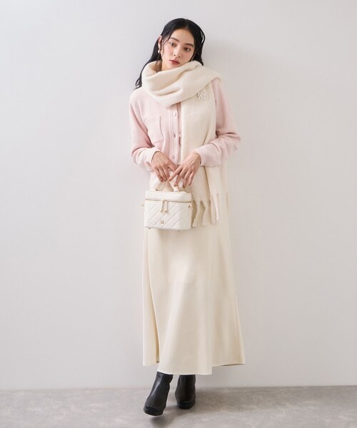 VIS（ビス）の「ふわふわフリンジマフラー/静電気防止（マフラー・レディース・ライトグレー/キナリ/ベージュ/ブルー/レッド/ピンク系・F）」の10枚目の写真