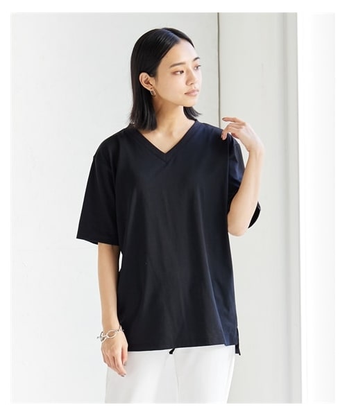 nissen（ニッセン）の「綿１００％汗染みしにくいＶネック５分袖Ｔシャツ＜大きいサイズ有＞（Tシャツ/カットソー・レディース・黒/ネイビー/オフホワイト/グレイッシュモカ/モスカーキ/ロイヤルグリーン/スモークピンク/バーガンディ/アプリコット/ライムイエロー/グレイッシュブルー/ラズベリー/ダークグリーン/サニーイエロー/ソフトピンク・L/LL/3L/4L/5L/6L/8L/10L/M/S）」の22枚目の写真