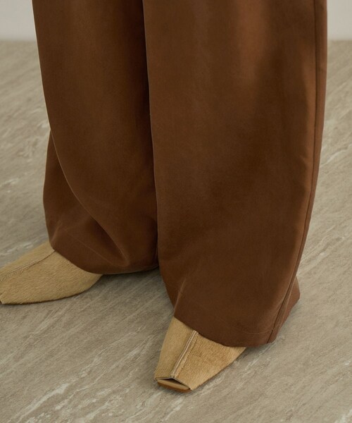ADAM ET ROPE'(アダムエロペ)の「GENTLE SILK パンツ / セットアップ対応・新色追加(シャツ/ブラウス・レディース・ブラック/ブラウン・M/S)」の22枚目の写真