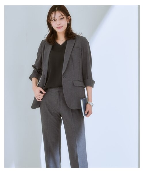 nissen（ニッセン）の「【レディーススーツ】パンツスーツ（７分袖テーラードジャケット＋ストレートパンツ）（タテヨコストレッチ素材）<大きいサイズ有>（フォーマルスーツ/小物・レディース・黒/チャコールグレー/ネイビー/ライトグレー・S/M/L/LL/3L/4L/5L/6L/8L）」の20枚目の写真