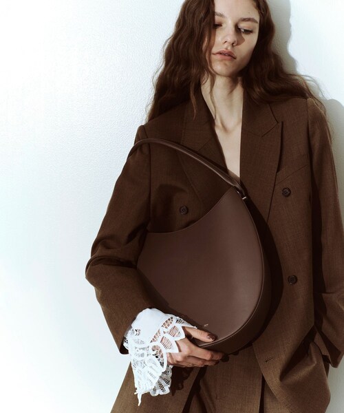 ADAM ET ROPE'(アダムエロペ)の「【PFT】Tamago Medium バッグ(ショルダーバッグ・レディース・ホワイト/ブラウン/キャメル・F)」の5枚目の写真