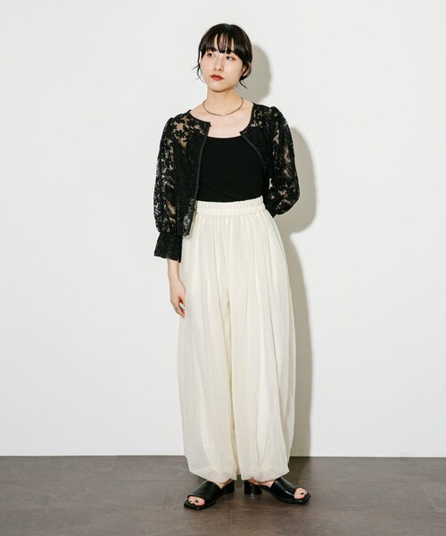 KBF（ケイビーエフ）の「スパゲティストラップカップ付きキャミ（キャミソール・レディース・L.BEIGE/YEL GREEN/BLACK/BLUE GRAY/BROWN・one）」の13枚目の写真