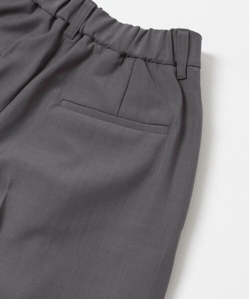 URBAN RESEARCH(アーバンリサーチ)の「『UVカット/イージーケア』ドライギャバツータックパンツ(その他パンツ・レディース・BLACK/GRAY・36/38)」の12枚目の写真
