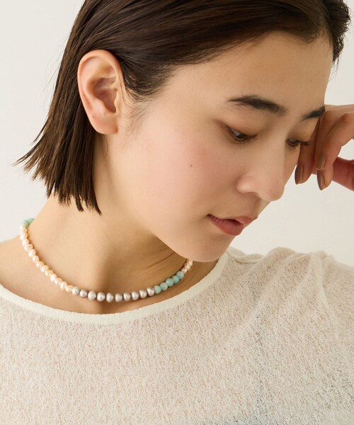 ROPE'(ロペ)の「【WEB限定】【les bonbon (ル ボンボン)】playfully pearl necklace BLUE(ネックレス・レディース・ブルー系・F)」の9枚目の写真