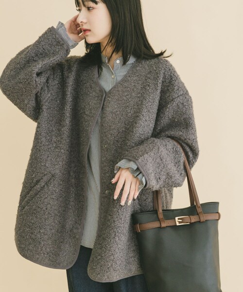 ITEMS URBANRESEARCH（アイテムズ アーバンリサーチ）の「ボアジャケット（ノーカラージャケット・レディース・OFF/GRY/L.BRN・Free）」の3枚目の写真
