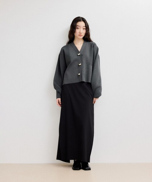 ADAM ET ROPE'(アダムエロペ)の「【WEB限定】・【サステナブル】セレクトネックカーディガン(カーディガン/ボレロ・レディース・チャコール/オフホワイト/キナリ/ネイビー/ネイビー系/ラベンダー・F)」の11枚目の写真