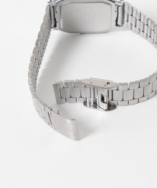 URBAN RESEARCH DOORS(アーバンリサーチドアーズ)の「CASIO スクエアウォッチ(アナログ腕時計・レディース・シルバー/ピンク・-)」の8枚目の写真