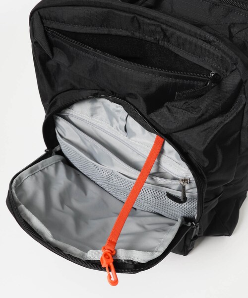 URBAN RESEARCH DOORS(アーバンリサーチドアーズ)の「L.L.Bean スーパーデラックスブックパック(バックパック/リュック・メンズ・C.Navy/M.Black・One)」の8枚目の写真