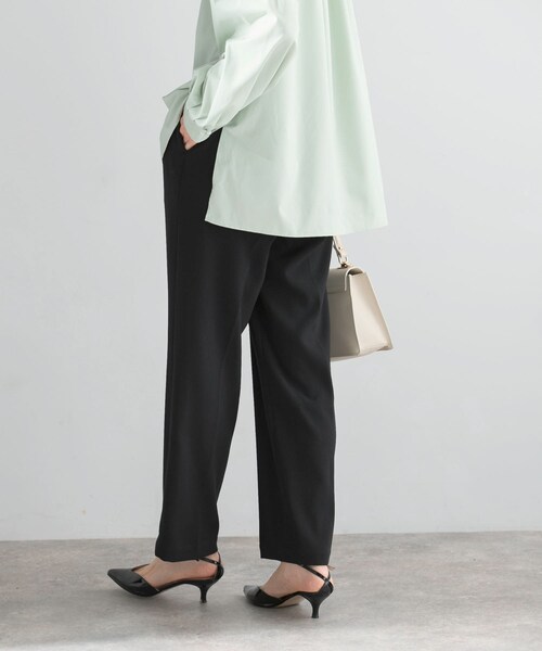 URBAN RESEARCH ROSSO（アーバンリサーチロッソ）の「ウォッシャブルセンタープレスパンツ（その他パンツ・レディース・BLACK/ECRU/BLUE・36/38）」の21枚目の写真