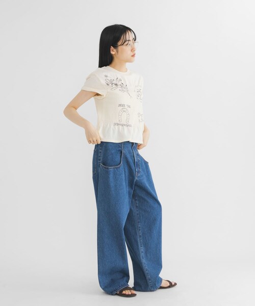 KBF（ケイビーエフ）の「シャーリングデザインプリントTEE（Tシャツ/カットソー・レディース・IVORY/BROWN/BLUE・One）」の10枚目の写真