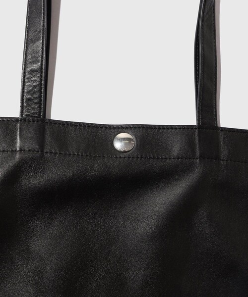ADAM ET ROPE'(アダムエロペ)の「【HEUGN/ユーゲン】Lex TOTE Bag(トートバッグ・メンズ・ブラック・F)」の4枚目の写真