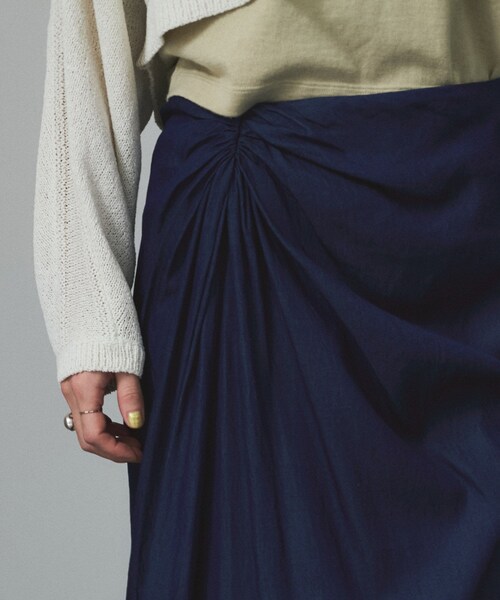 ADAM ET ROPE'（アダムエロペ）の「【セットアップ対応】デニムアシンメトリードレープスカート（デニムスカート・レディース・ネイビー・M/S）」の11枚目の写真