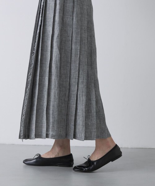 かぐれ（カグレ）の「『別注』O’NEIL OF DUBLIN×かぐれ　LINEN PLEATS SKIRT（スカート・レディース・BLUE/GLEN CHECK・XS）」の16枚目の写真