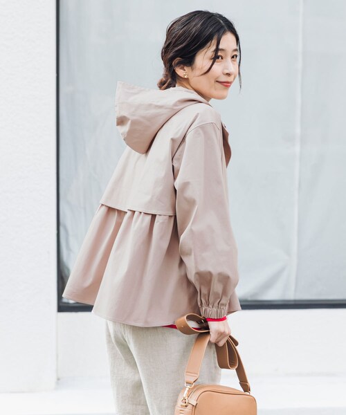 URBAN RESEARCH DOORS（アーバンリサーチドアーズ）の「撥水バックギャザーフードジャケット（テーラードジャケット・レディース・BEIGE/PINKBEIGE/NAVY・Free）」の7枚目の写真