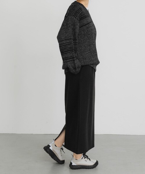 EKAL（エカル）の「Vネックバルキーボーダーニット（ニット/セーター・レディース・オフ/グレー/ブラック・One）」の21枚目の写真