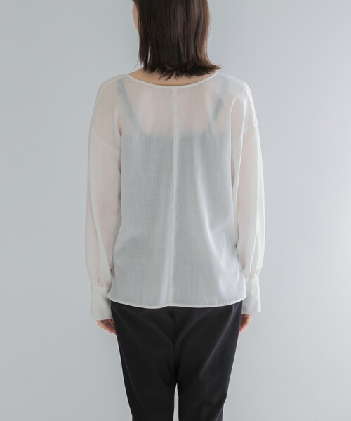URBAN RESEARCH ROSSO（アーバンリサーチロッソ）の「セミシアーウール混2WAYタイブラウス（シャツ/ブラウス・レディース・WHITE/GRAY/D/NAVY・Free）」の5枚目の写真