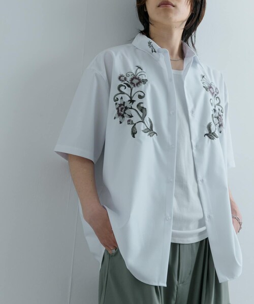 SENSE OF PLACE by URBAN RESEARCH(センスオブプレイスバイアーバンリサーチ)の「ボタニカルシシュウシャツ(5分袖)(シャツ/ブラウス・メンズ・BLACK/WHITE/GRAY・M/L)」の5枚目の写真